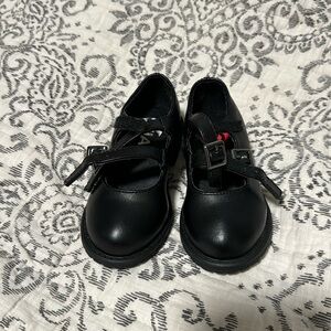 Mia kids shoes size 6